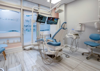 consultation room - Aurora dentists by Dana Dental